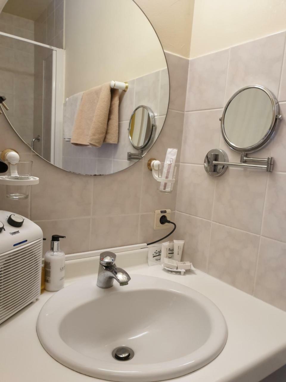 Hostellerie Daiseldaele Dadizele Buitenkant foto